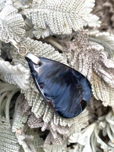 Pieterzit meddál nemesaccél lánccal